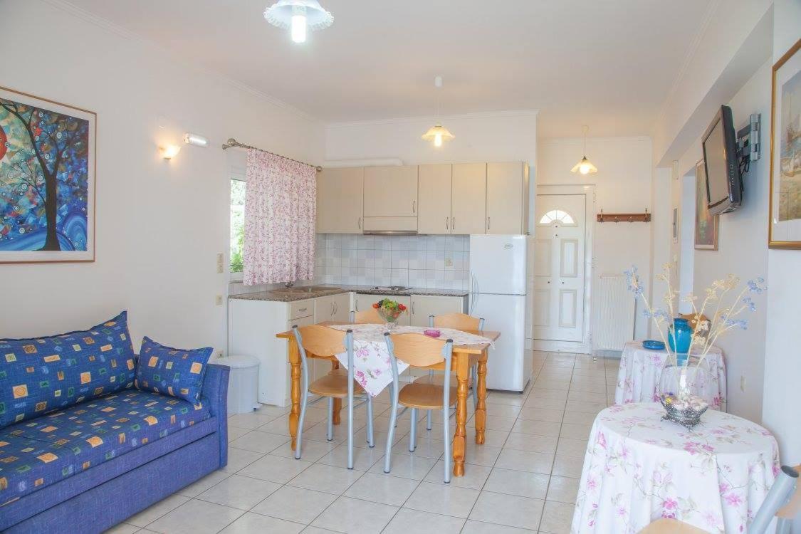 Dimosthenis Apartments Nydri (Lefkada) Bagian luar foto